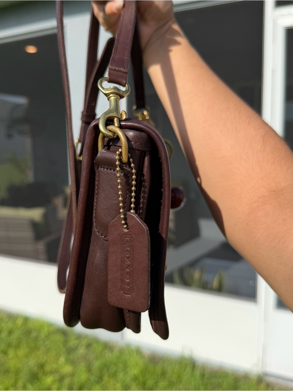 Vintage coach pocket purse in chocolate brown - Picture 4 of 12